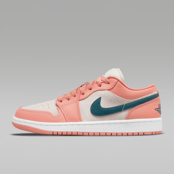 Nike Air Jordan 1 Low Size 8.5 WMNS - Picture 8 of 12